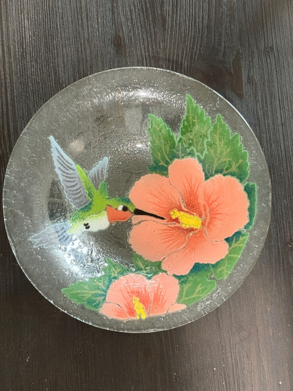 Peggy Karr Fused Glass Hummingbird Hibiscus Bowl 11" diameter 2" deep Signed - Picture 2 of 10